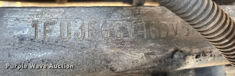 image for item DU1257 2006 Freightliner Classic  semi truck