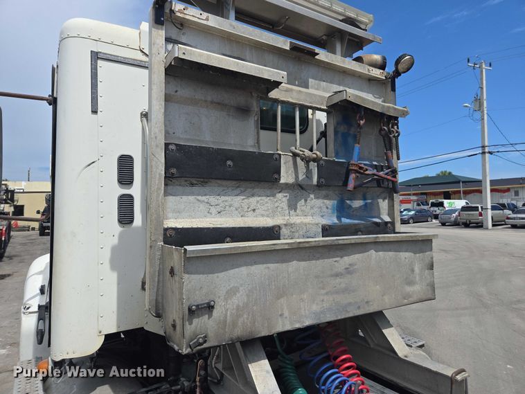 image for item DU7949 2007 Freightliner Columbia semi truck