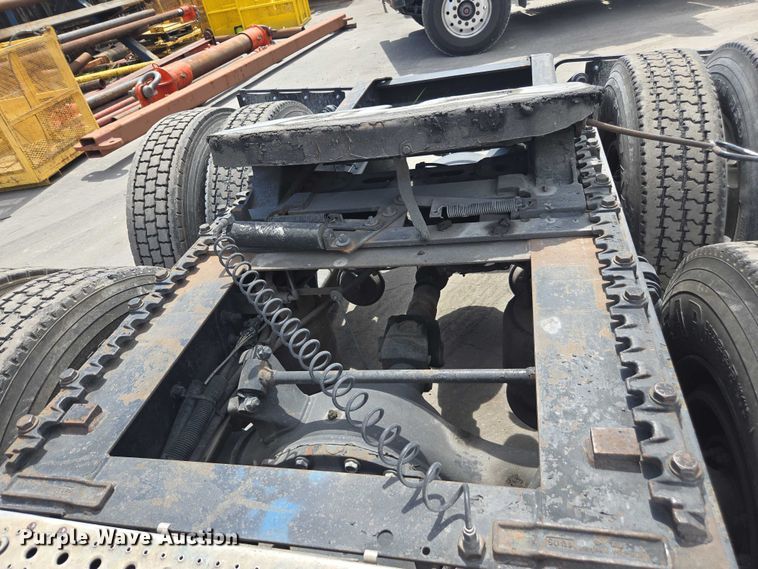 image for item DU7949 2007 Freightliner Columbia semi truck