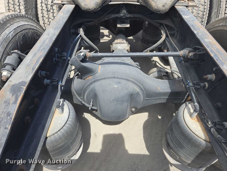 image for item DU7949 2007 Freightliner Columbia semi truck