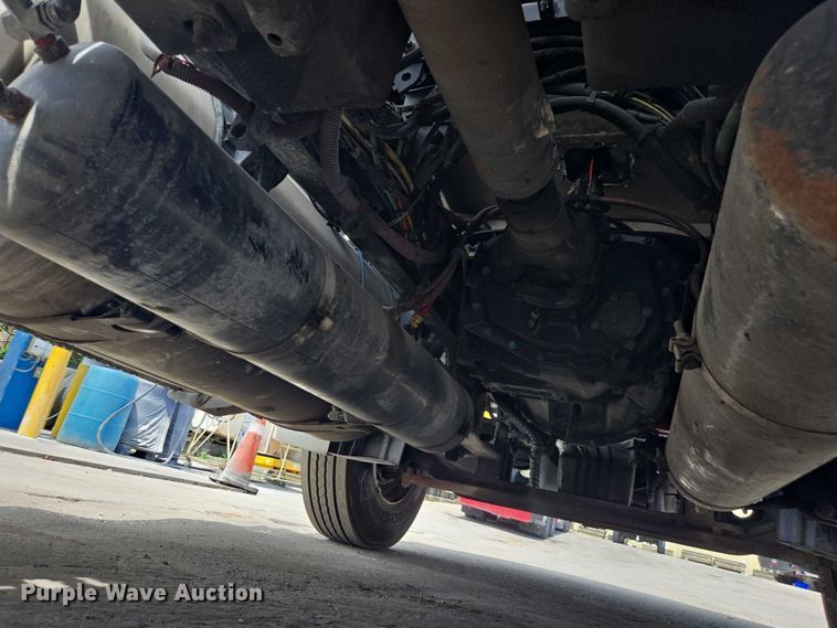 image for item DU7949 2007 Freightliner Columbia semi truck