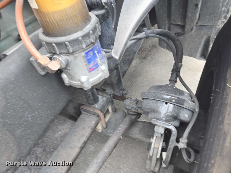 image for item DU7949 2007 Freightliner Columbia semi truck