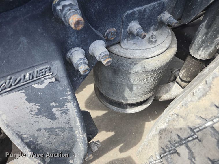 image for item DU7949 2007 Freightliner Columbia semi truck