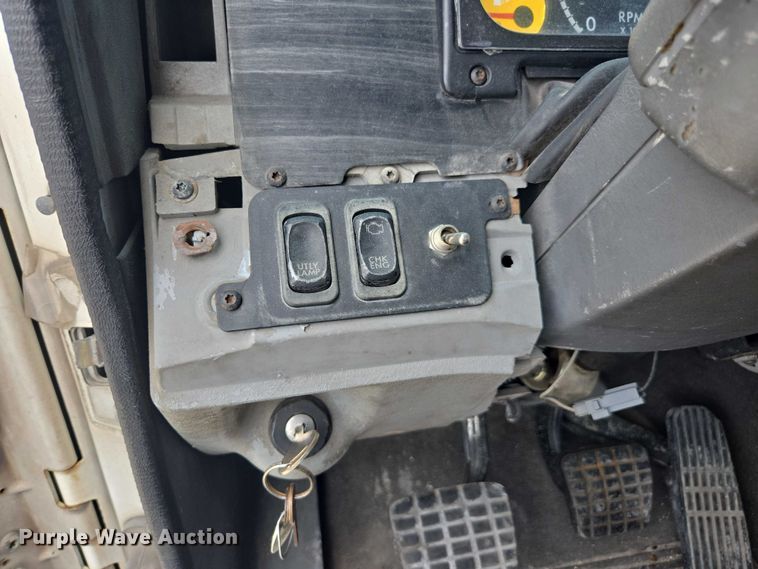 image for item DU7949 2007 Freightliner Columbia semi truck