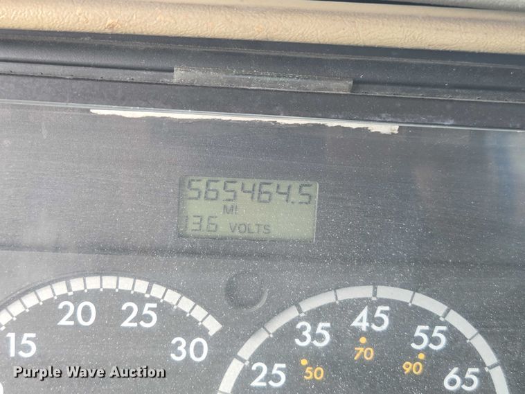 image for item DU7949 2007 Freightliner Columbia semi truck