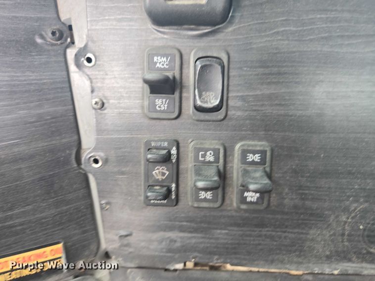 image for item DU7949 2007 Freightliner Columbia semi truck