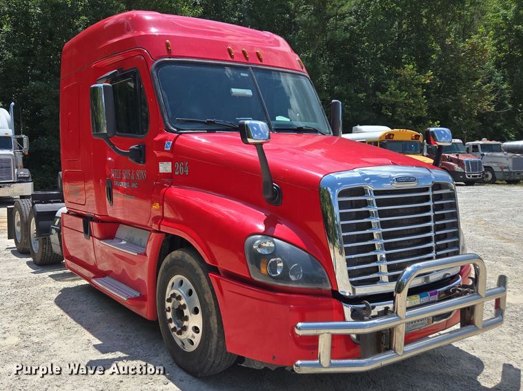 CAMIóN CAMAROTE 2018 FREIGHTLINER