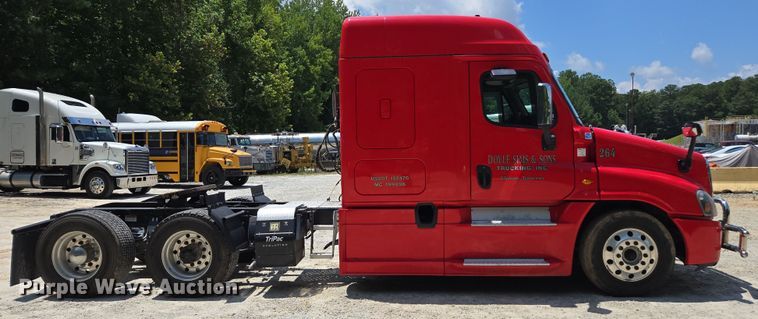 CAMIóN CAMAROTE 2018 FREIGHTLINER
