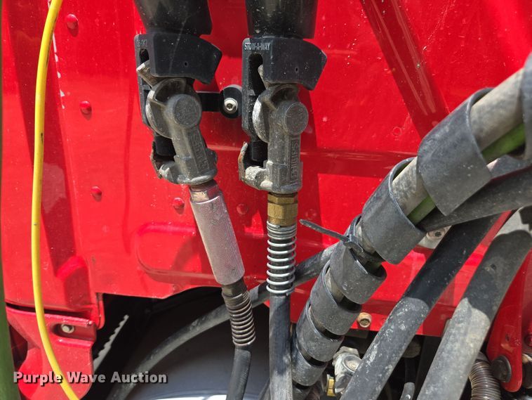 image for item DU7955 2018 Freightliner Cascadia semi truck