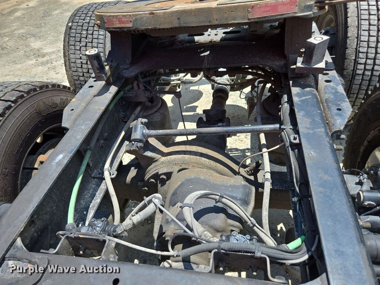 image for item DU7955 2018 Freightliner Cascadia semi truck