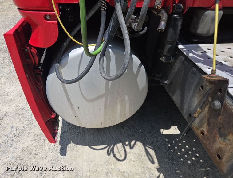 image for item DU7955 2018 Freightliner Cascadia semi truck