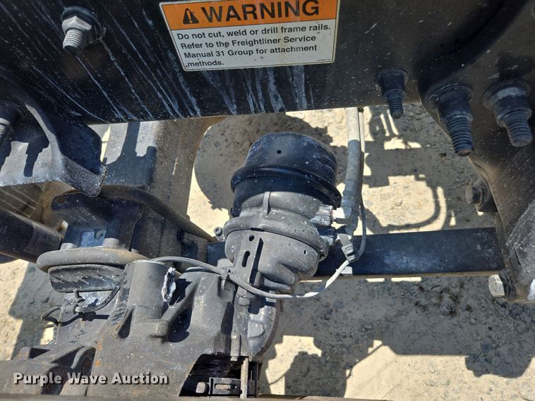 image for item DU7955 2018 Freightliner Cascadia semi truck