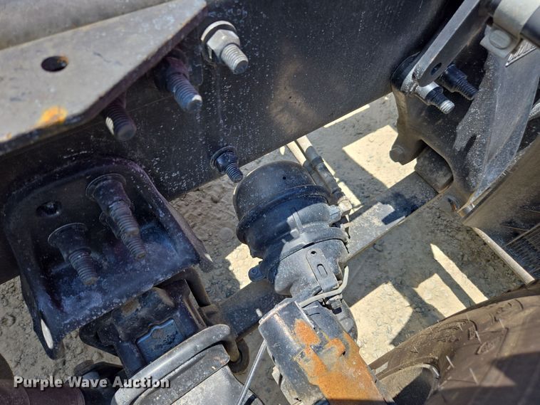 image for item DU7955 2018 Freightliner Cascadia semi truck