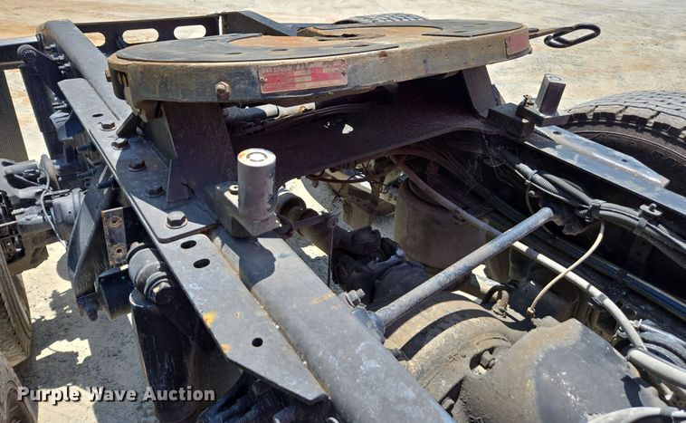 image for item DU7955 2018 Freightliner Cascadia semi truck