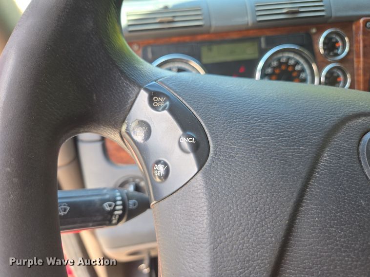 image for item DU7955 2018 Freightliner Cascadia semi truck