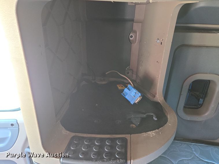 image for item DU7955 2018 Freightliner Cascadia semi truck