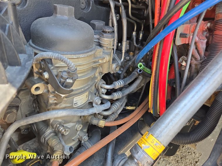 image for item DU7955 2018 Freightliner Cascadia semi truck