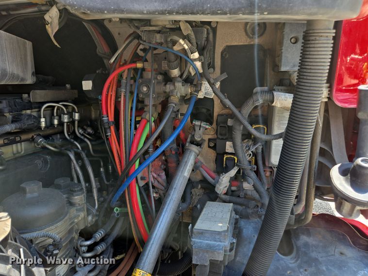 image for item DU7955 2018 Freightliner Cascadia semi truck