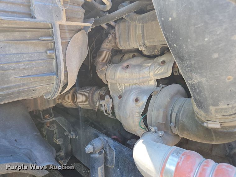 image for item DU7955 2018 Freightliner Cascadia semi truck