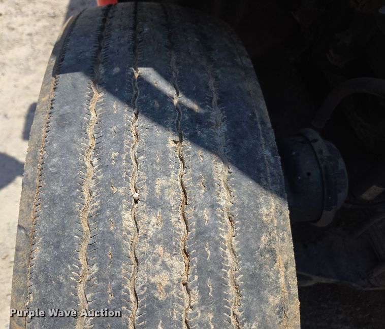 image for item DU7955 2018 Freightliner Cascadia semi truck