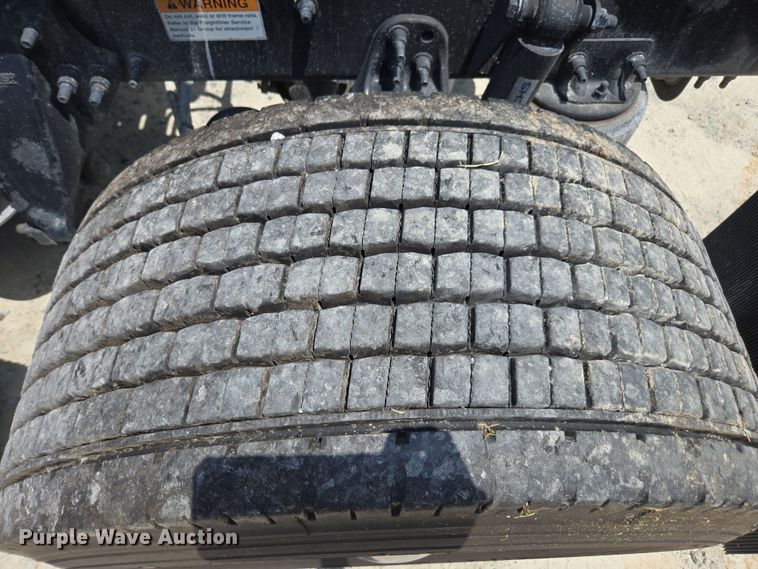 image for item DU7955 2018 Freightliner Cascadia semi truck