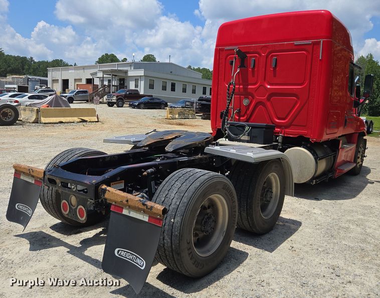 CAMIóN CAMAROTE 2018 FREIGHTLINER