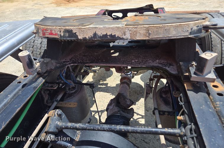 image for item DU7956 2018 Freightliner Cascadia semi truck