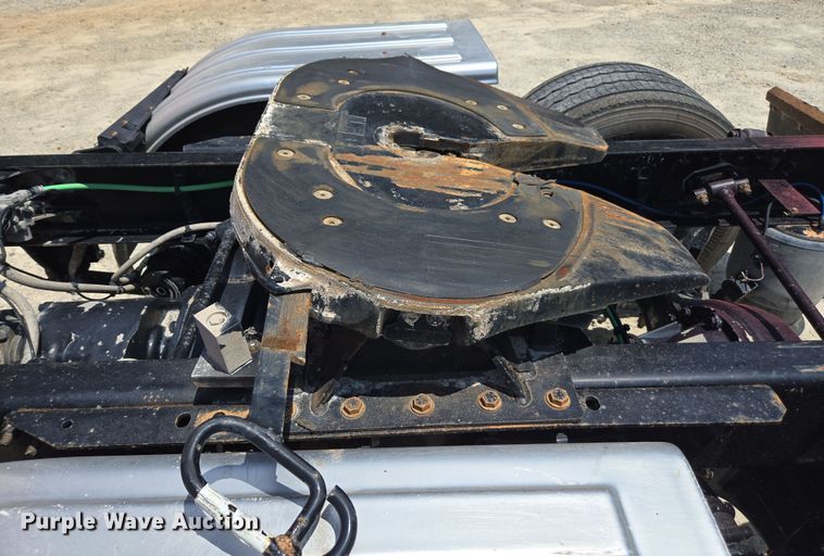 image for item DU7956 2018 Freightliner Cascadia semi truck