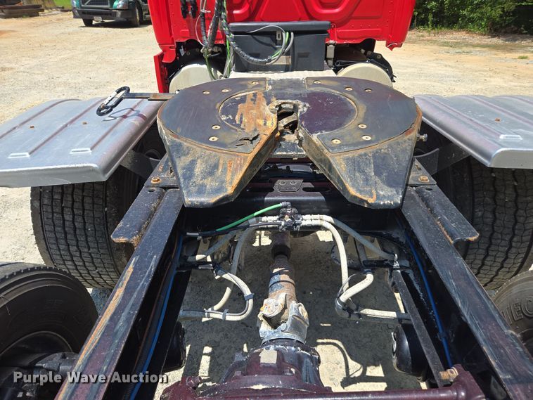 image for item DU7956 2018 Freightliner Cascadia semi truck