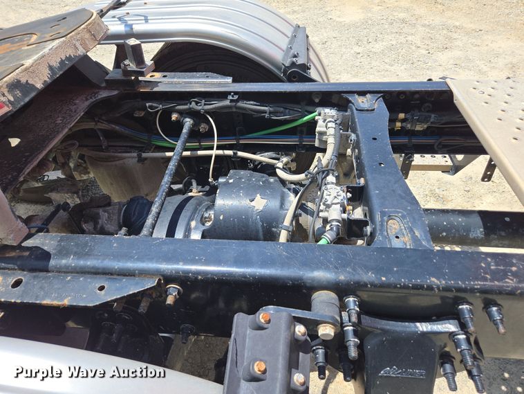 image for item DU7956 2018 Freightliner Cascadia semi truck