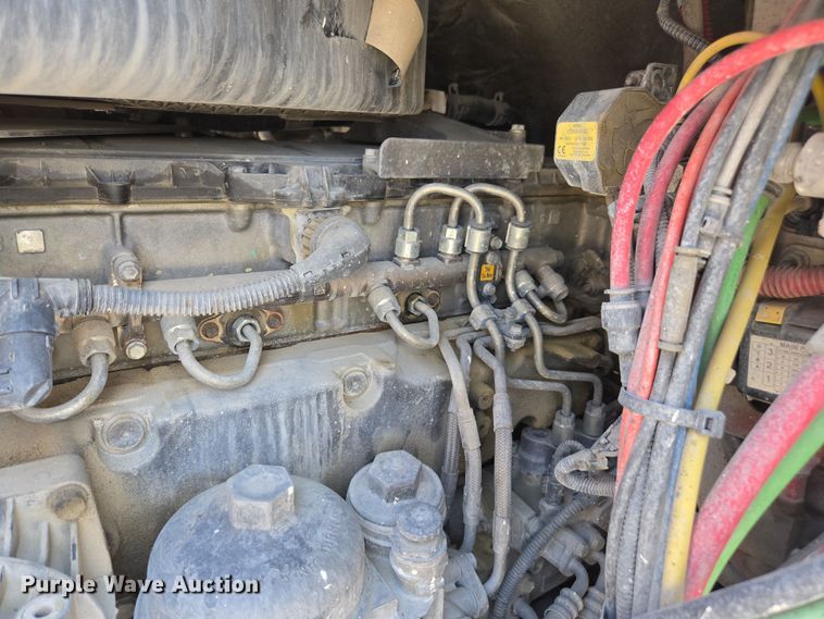 image for item DU7956 2018 Freightliner Cascadia semi truck