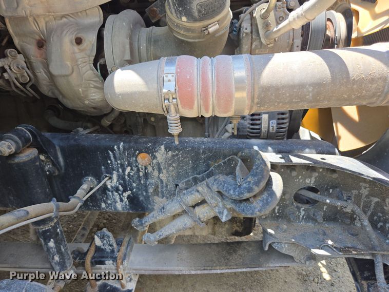 image for item DU7956 2018 Freightliner Cascadia semi truck