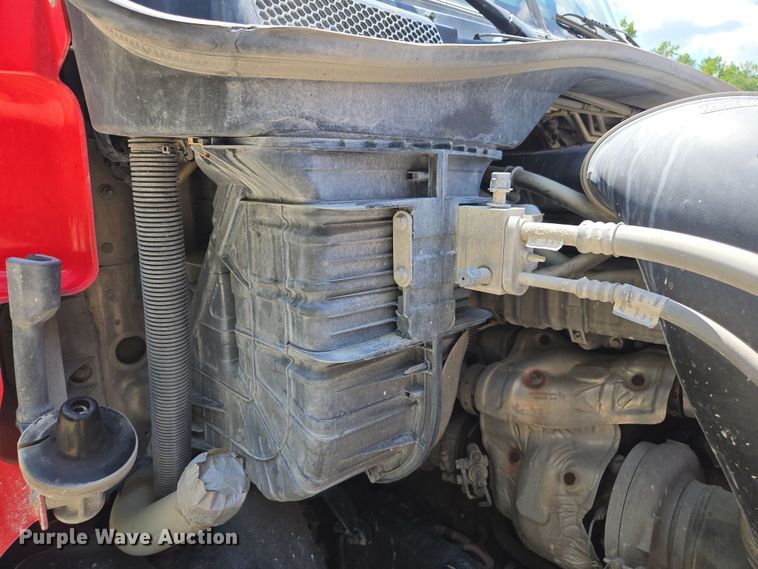 image for item DU7956 2018 Freightliner Cascadia semi truck