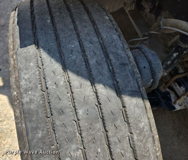 image for item DU7956 2018 Freightliner Cascadia semi truck