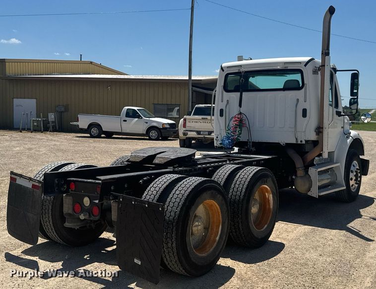 CAMIóN 2010 FREIGHTLINER