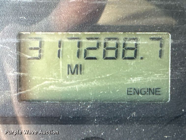 image for item DU9098 2010 Freightliner Business Class M2 semi truck