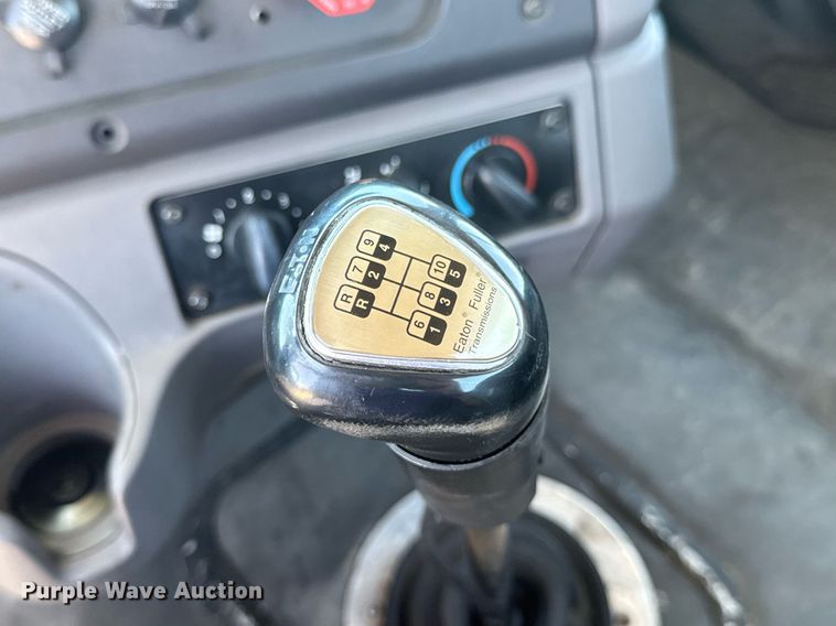 image for item DU9098 2010 Freightliner Business Class M2 semi truck