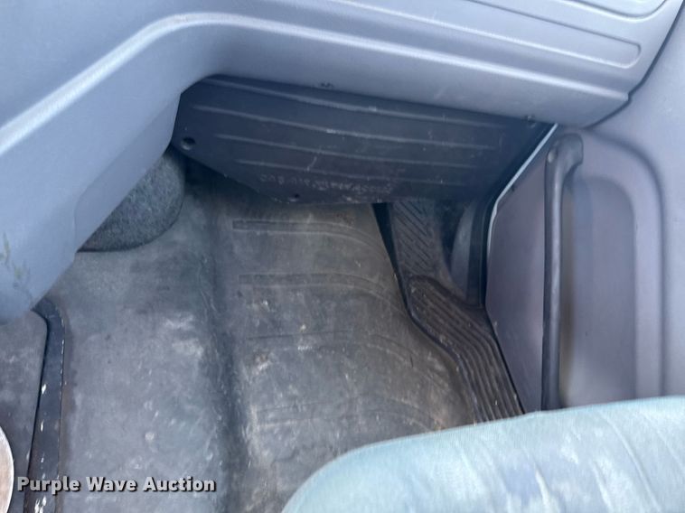 image for item DU9098 2010 Freightliner Business Class M2 semi truck