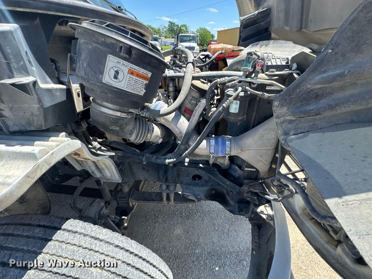 image for item DU9098 2010 Freightliner Business Class M2 semi truck