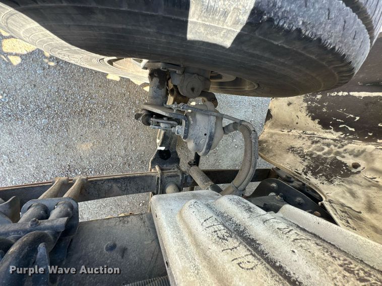 image for item DU9098 2010 Freightliner Business Class M2 semi truck