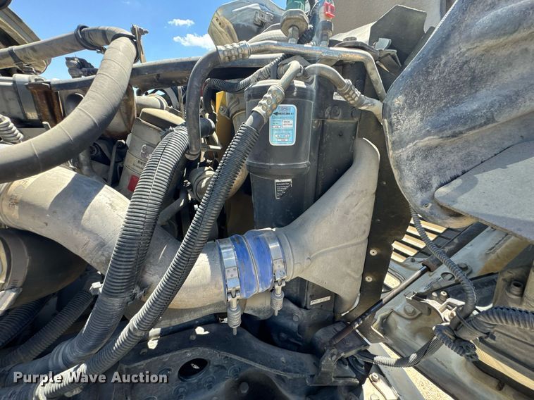 image for item DU9098 2010 Freightliner Business Class M2 semi truck