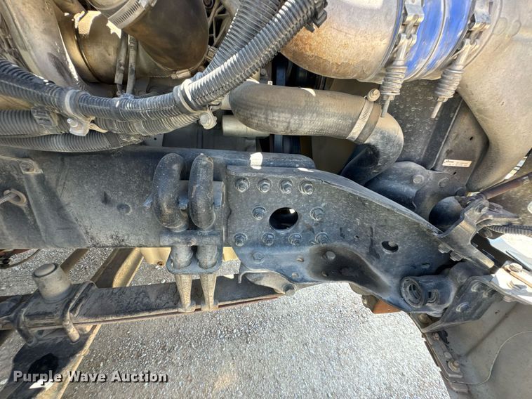 image for item DU9098 2010 Freightliner Business Class M2 semi truck