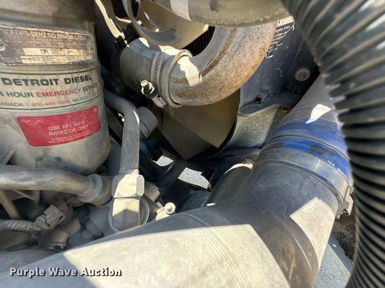 image for item DU9098 2010 Freightliner Business Class M2 semi truck