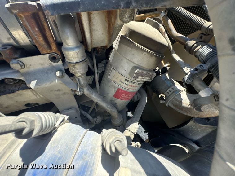 image for item DU9098 2010 Freightliner Business Class M2 semi truck