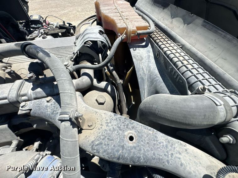 image for item DU9098 2010 Freightliner Business Class M2 semi truck