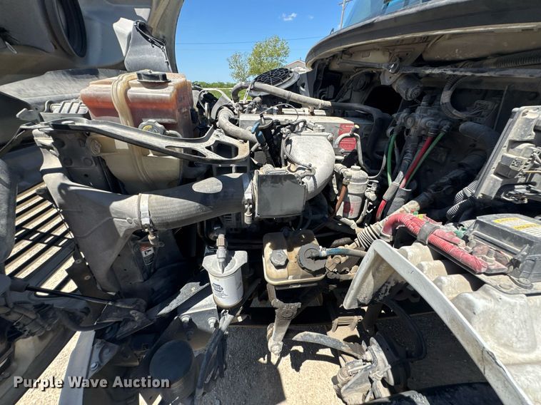 image for item DU9098 2010 Freightliner Business Class M2 semi truck