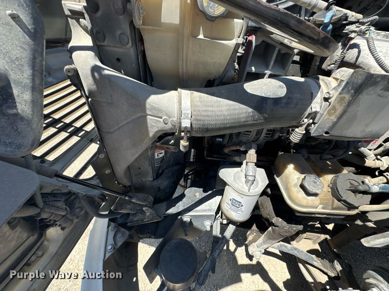 image for item DU9098 2010 Freightliner Business Class M2 semi truck