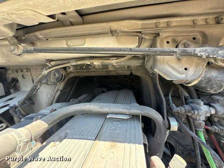 image for item DU9098 2010 Freightliner Business Class M2 semi truck