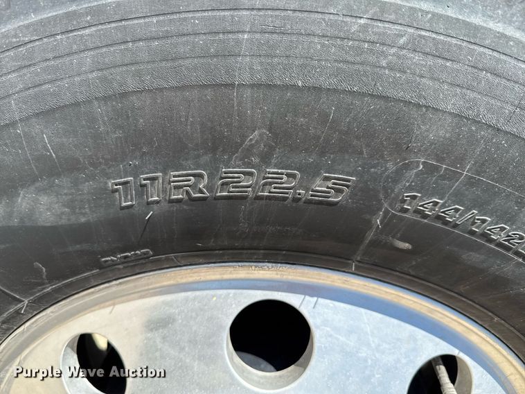 image for item DU9098 2010 Freightliner Business Class M2 semi truck