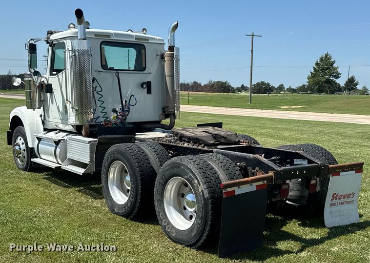 image for item DU9397 2007 International 9900i semi truck